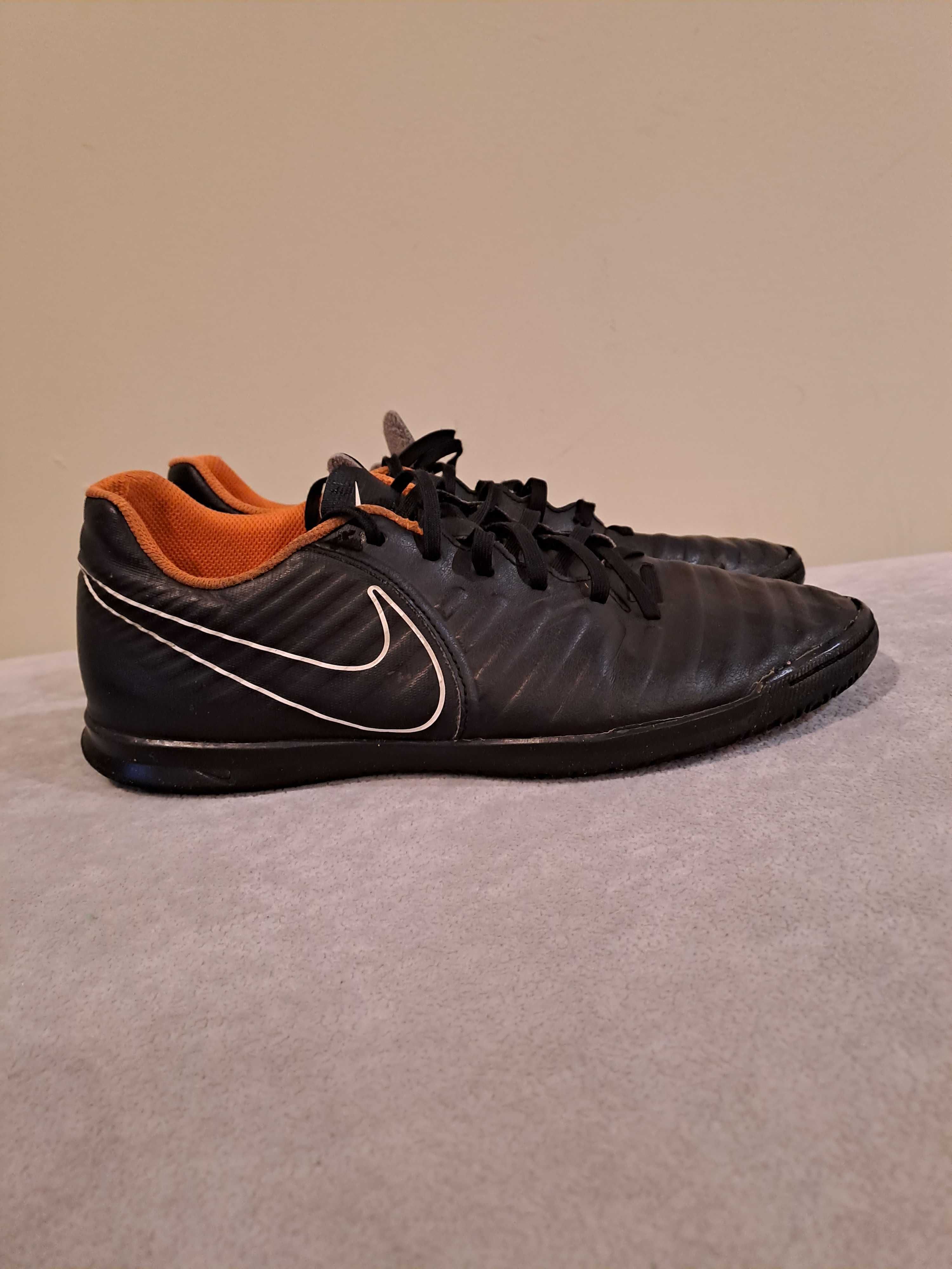 Nike Tiempo x r.42.5