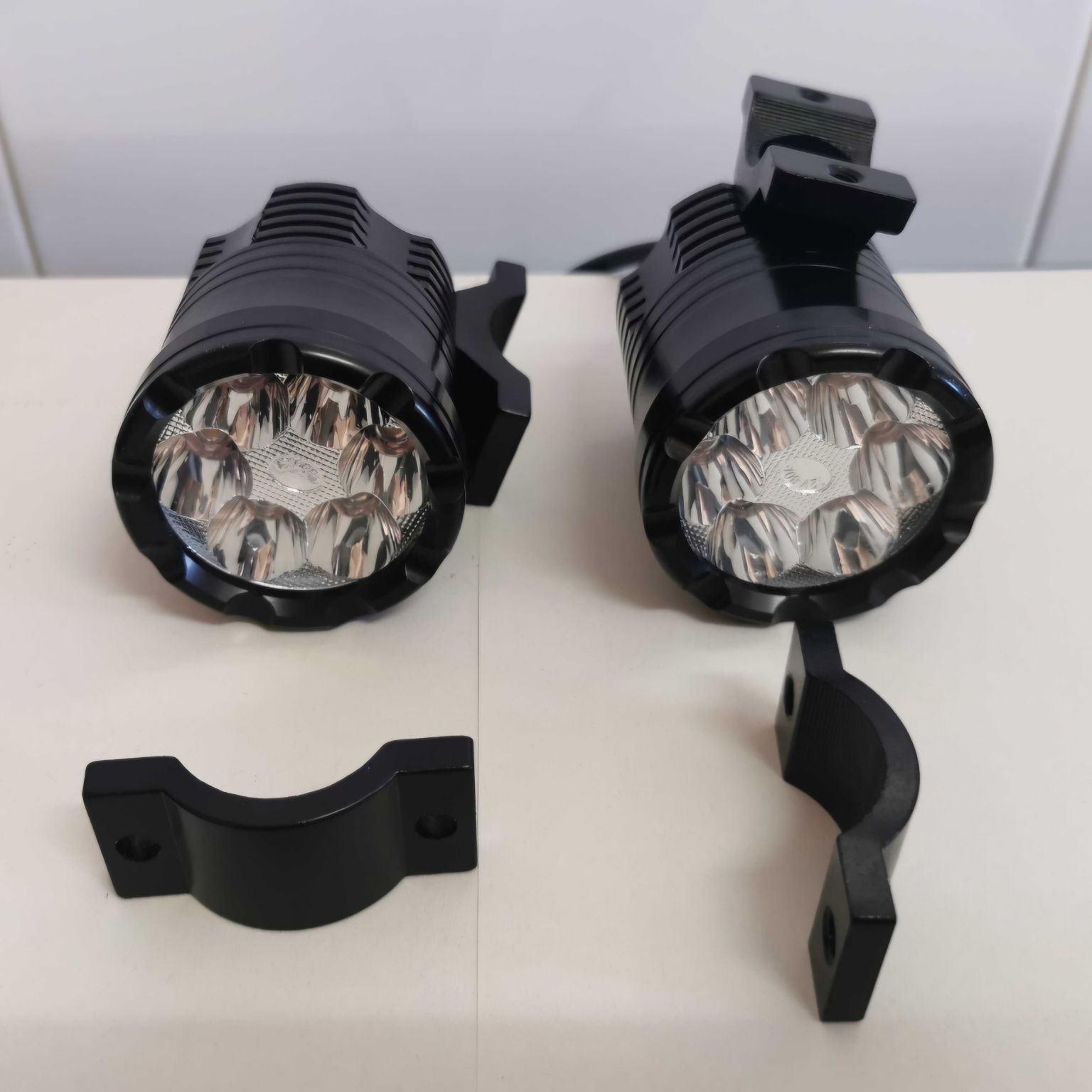 Faróis Auxiliares/ Nevoeiro Leds / Motos / Motards ( NOVOS )