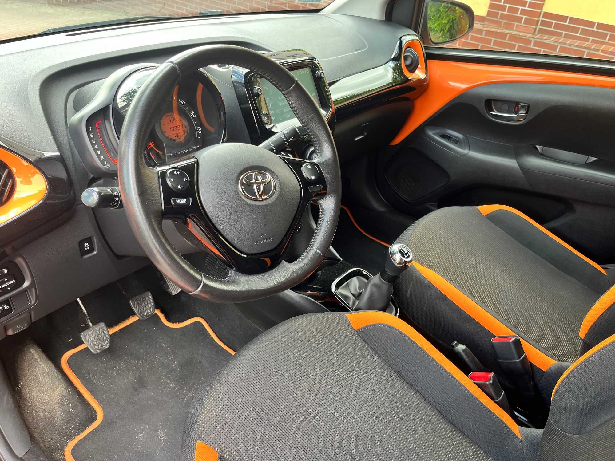 Aygo X-cite KOLOR EDITION salon bezwypadek Apple CarPlay klima 5 drzwi