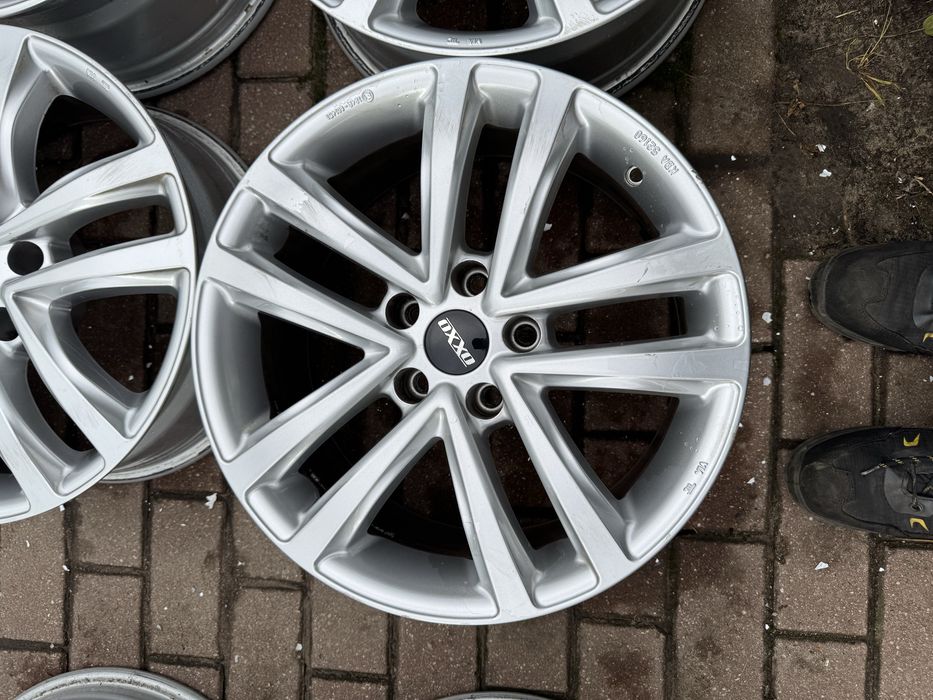 Komplet felg OXXO Audi 17” 5x112 7.5J ET27 Felgi Uzywane F-Vat