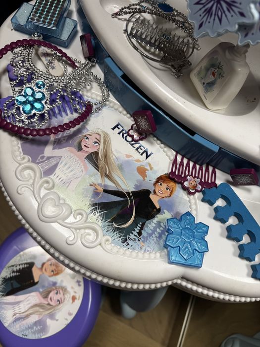 Stolik kosmetyczny i taboret Frozen Elsa Kraina Lodu Disney toaletka