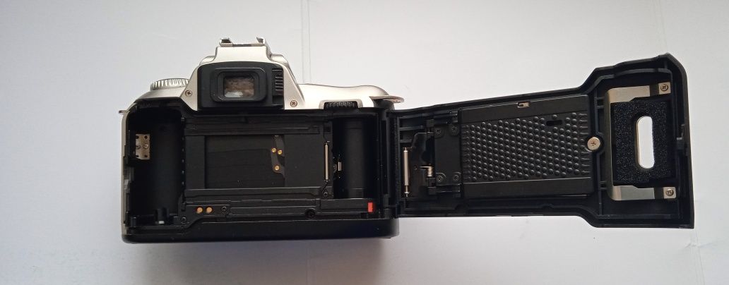 Nikon  F 55 / bez obiektywu/ samo body /