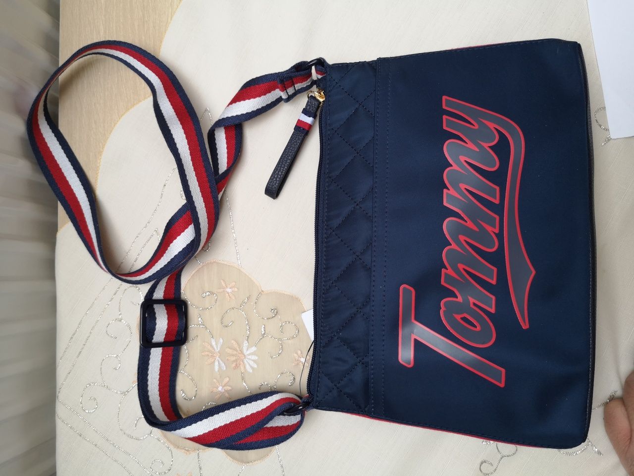 Torebka damska Tommy Hilfiger nowy model