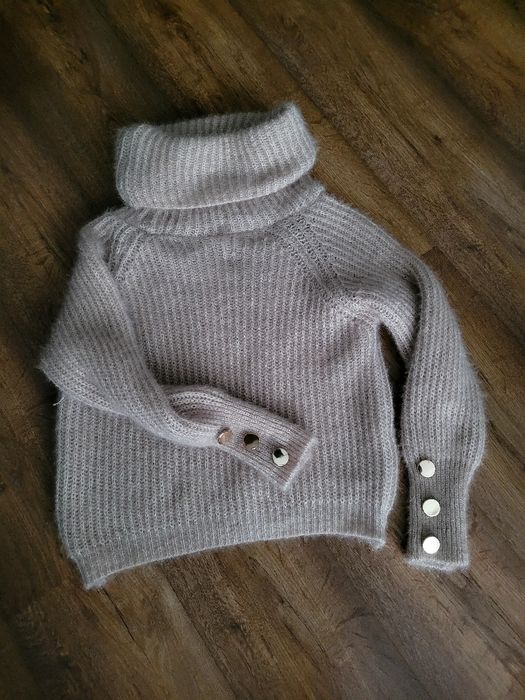 Nowy Sweter damski golf beżowy rozmiar uniwersalny