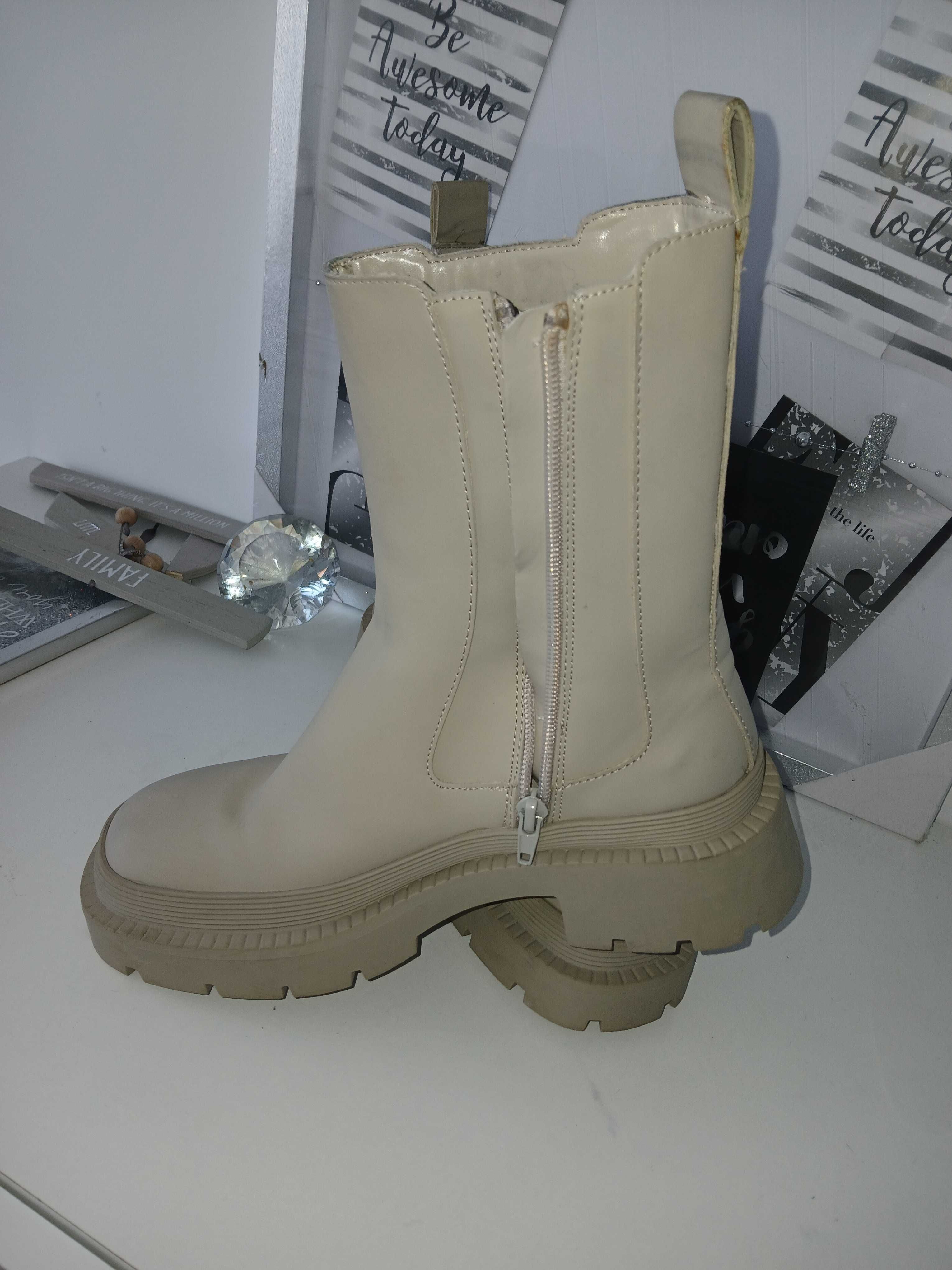 Nowe beżowe trapery Zara 36 sztyblety