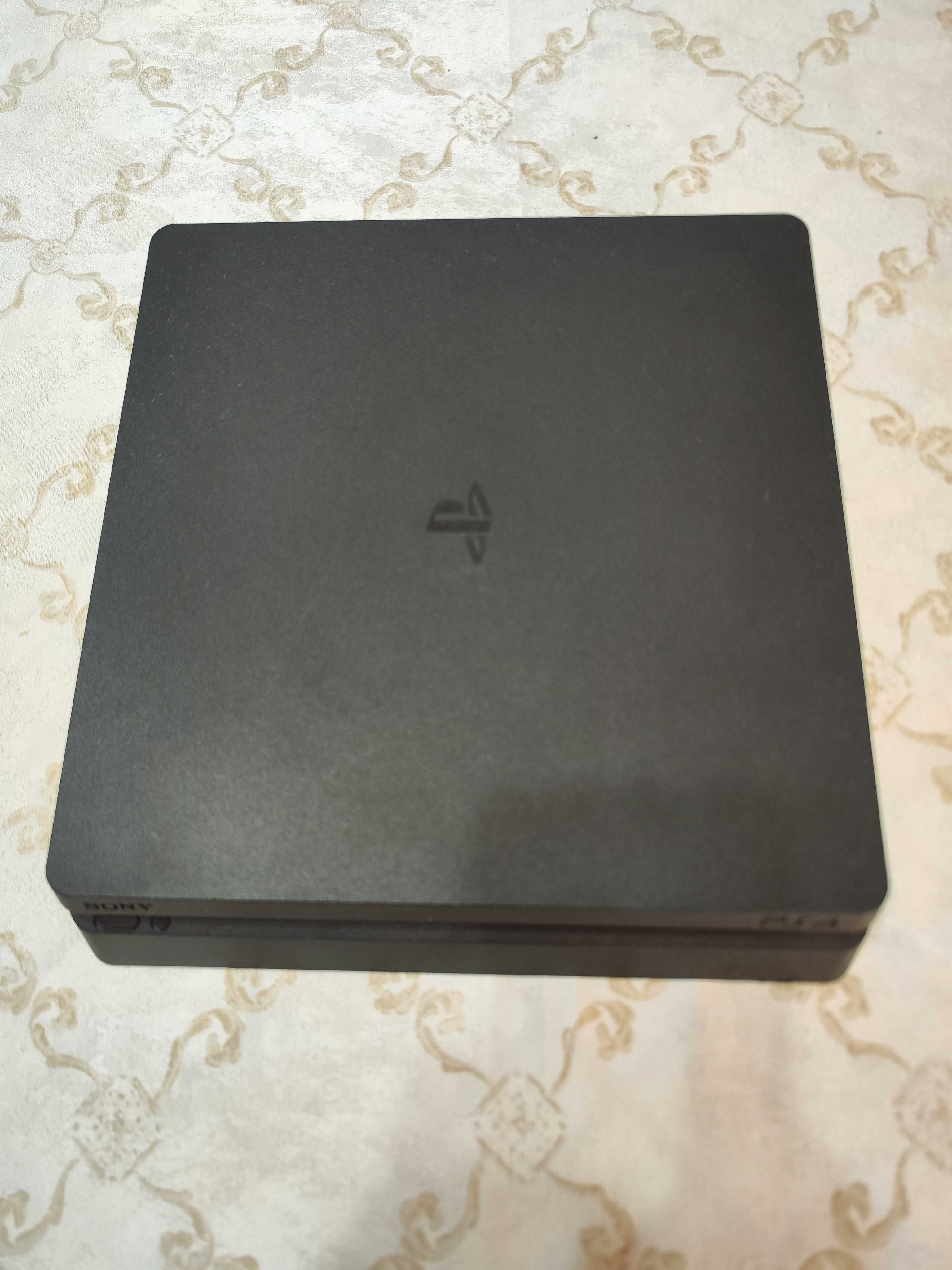 PlayStation 4 (PS4) – Como nova + Comando original | 70€