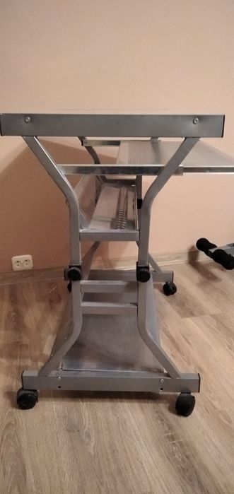 Biurko Komputerowe Ze Szklanym Blatem