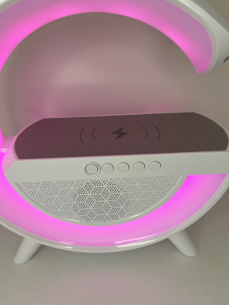 Gtosnik Bluetooth z podswietleniem RGB tadowarka indukcyjna lampka LED