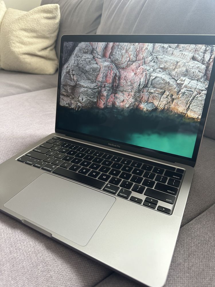 MacBook Pro 13” i7 32GB 1TB