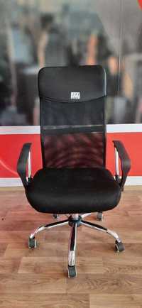 Крісло офісне Special4You Supreme black 0,57 E4862 з пошкодженнями