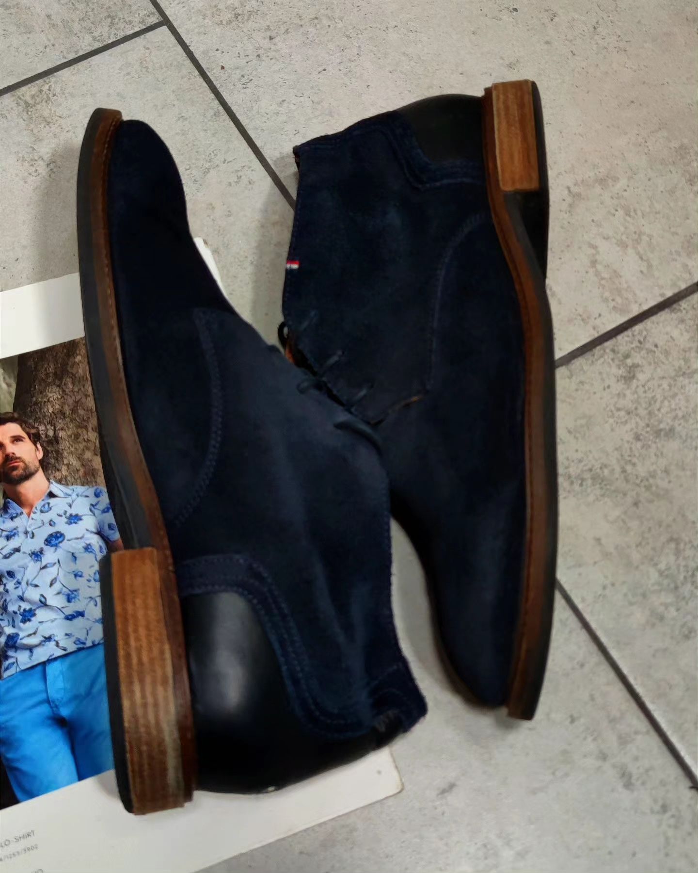 Мужские стильные нубуковые ботинки Tommy Hilfiger в темно-синем цвете