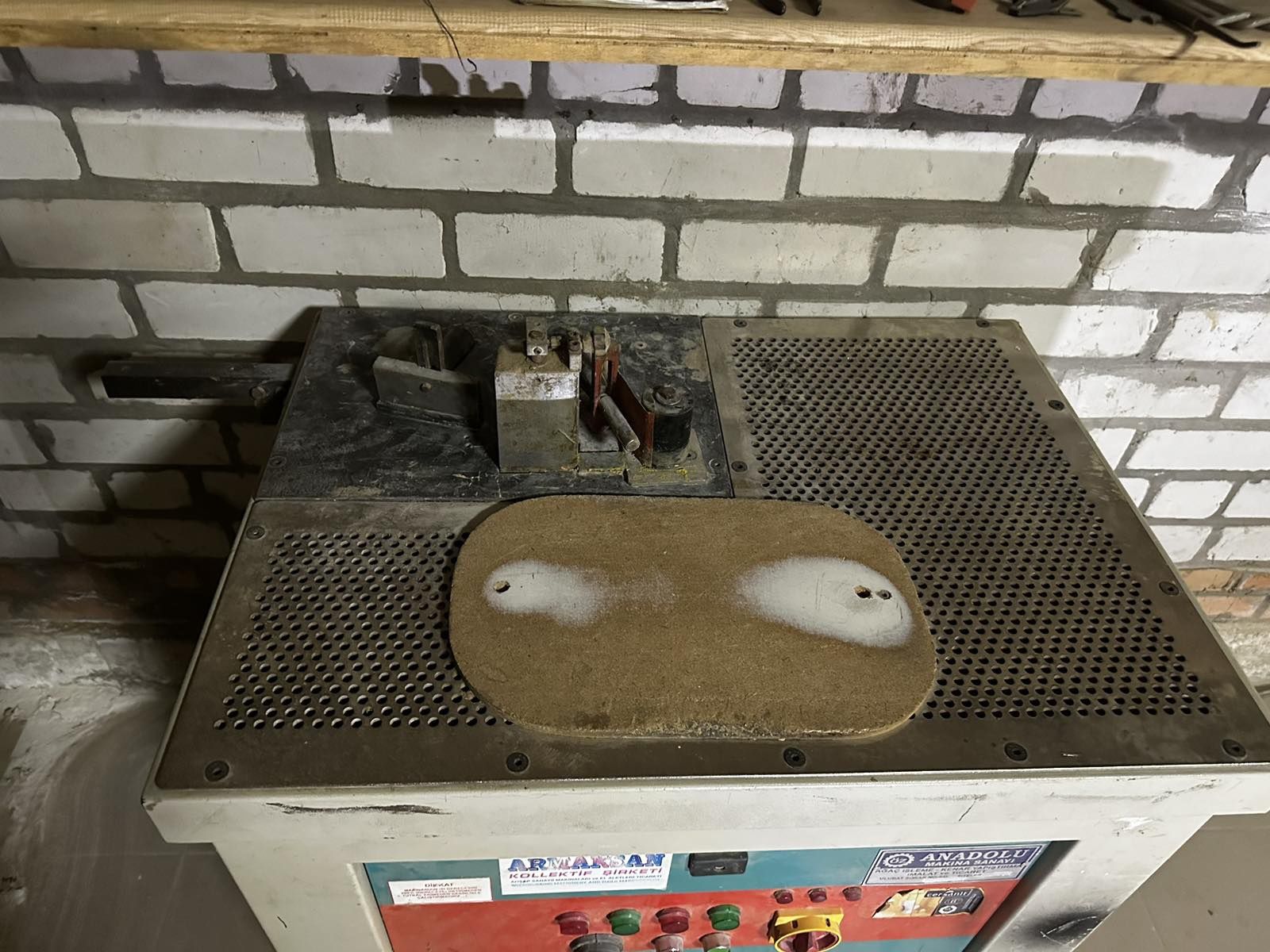 Продам станок кромкооблицювальний