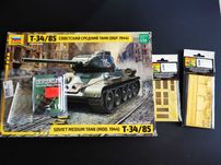 ZVEZDA 3687 - 1:35 T-34/85