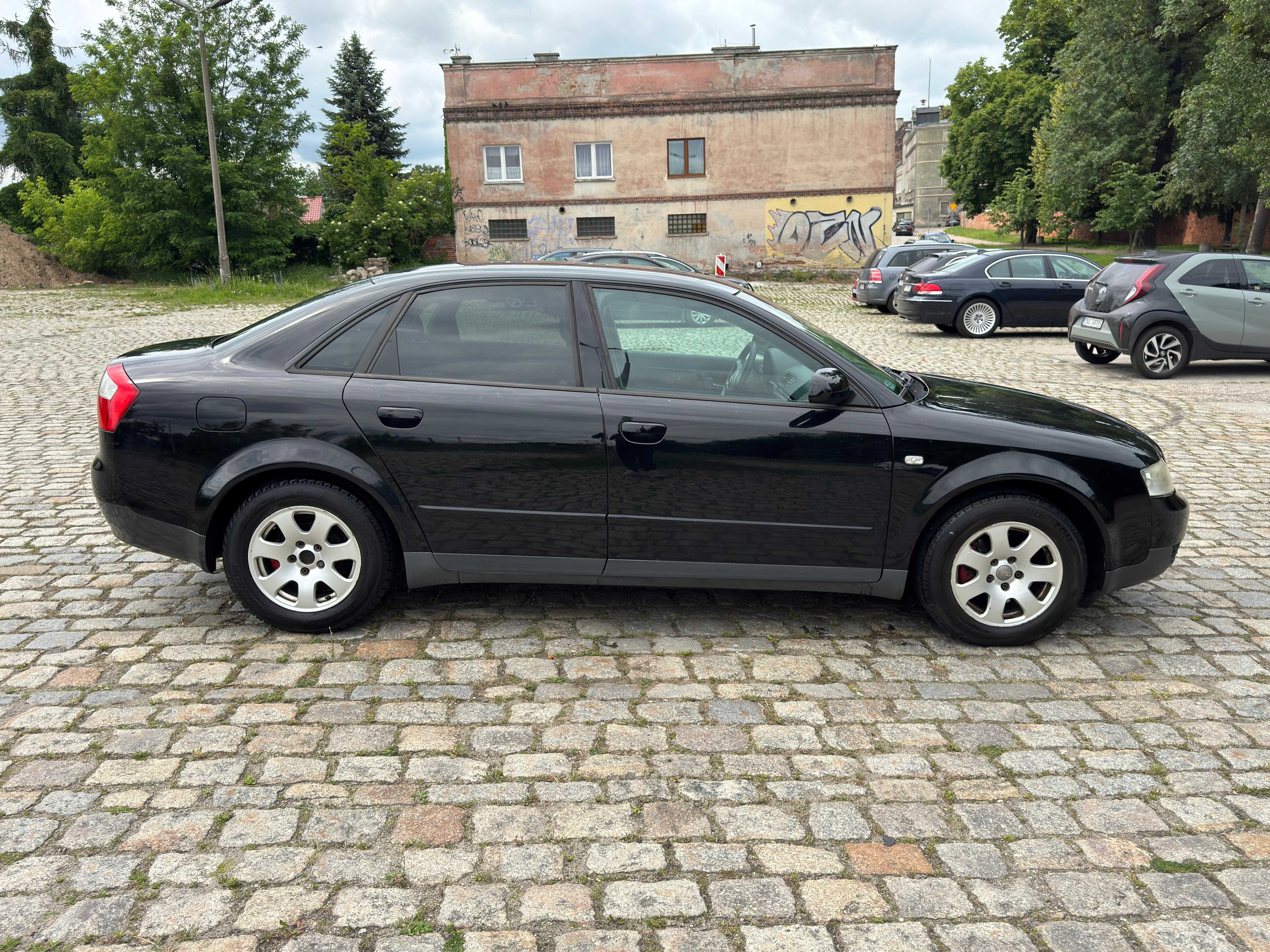 Audi A4 B6 2.0 Benzyna LPG Sedan Czarna 2001 r.