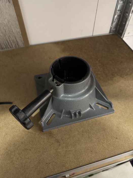 Obrotowa podstawa montażowa fotela sternika marki SPRINGFIELD Marine