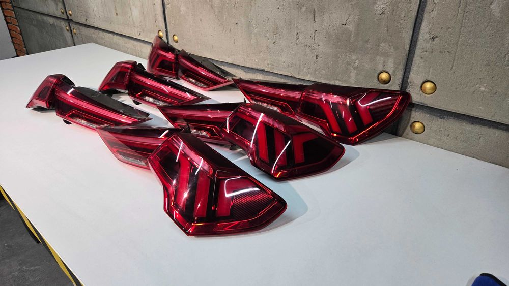 Audi Q3 83A задні стопи ліхтарі оригінал Європа комплект