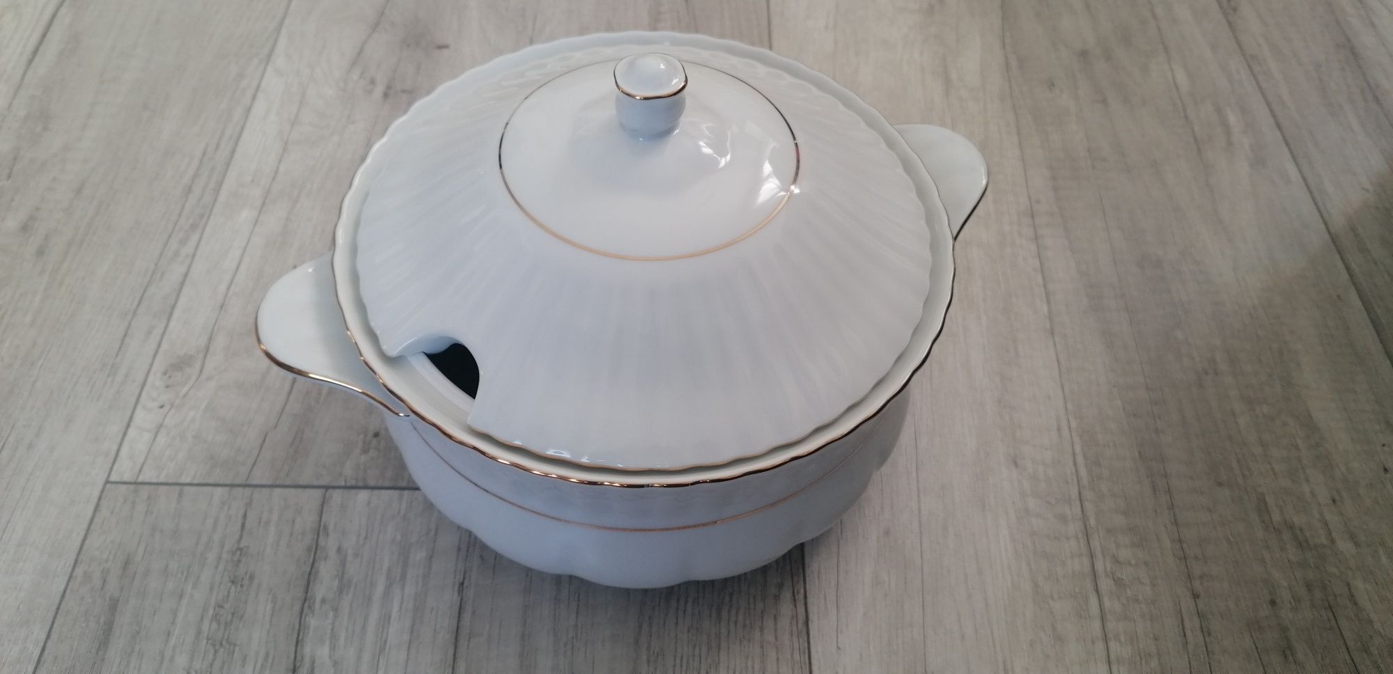 Waza porcelanowa Chodzież