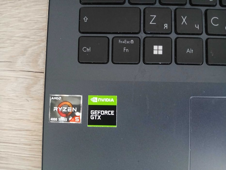 Продам ноутбук Asus Vivobook модель М6500І