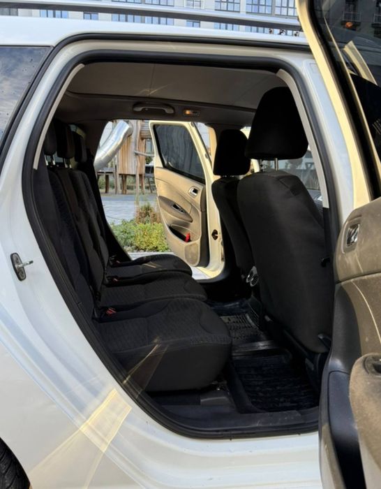 Продам Peugeot 308sw 2.0 дизель 2011р