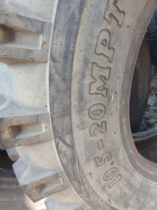 Opony dwie sztuki  10.5 r 20