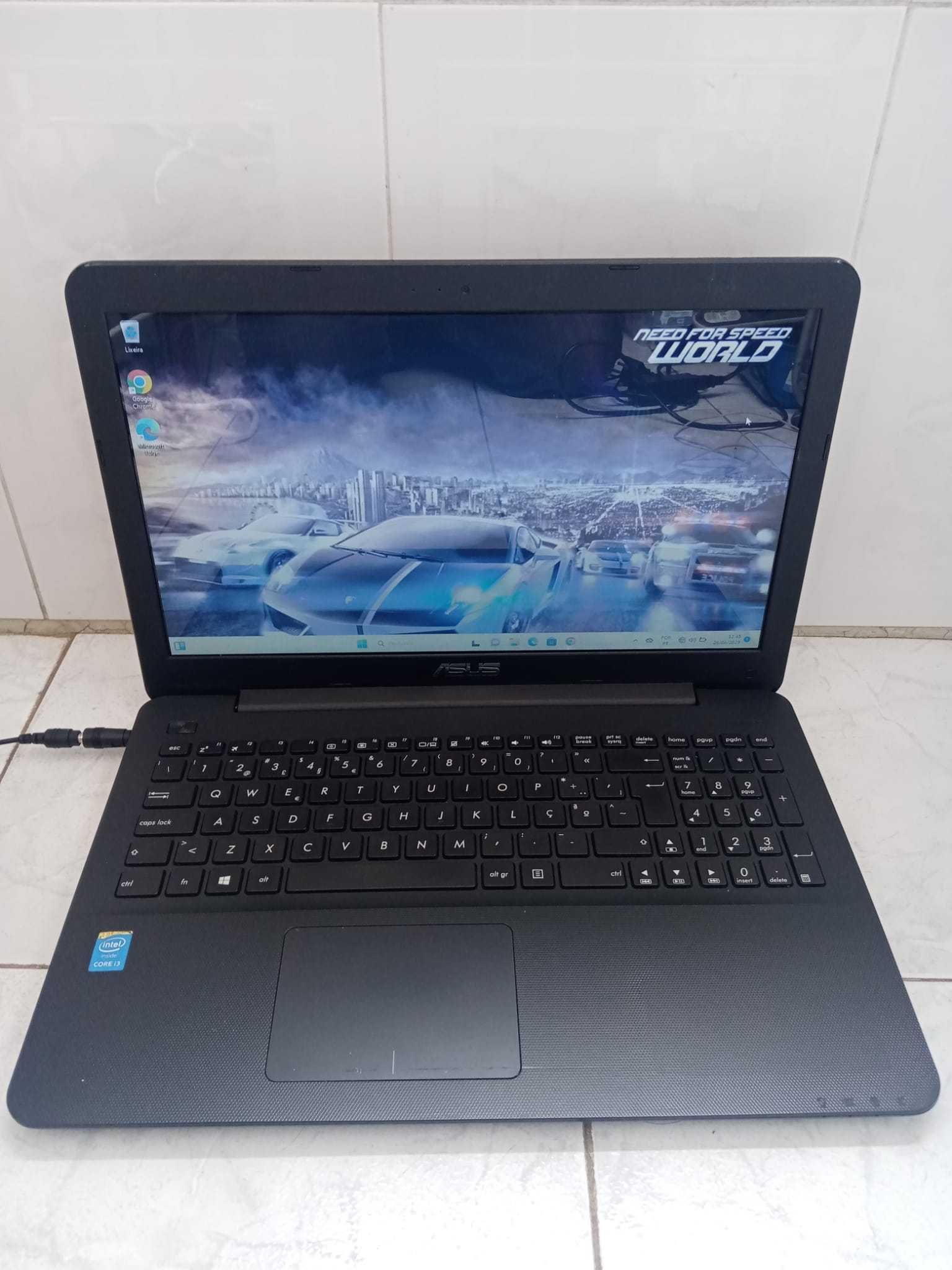 Portátil ASUS i3 Modelo F554L