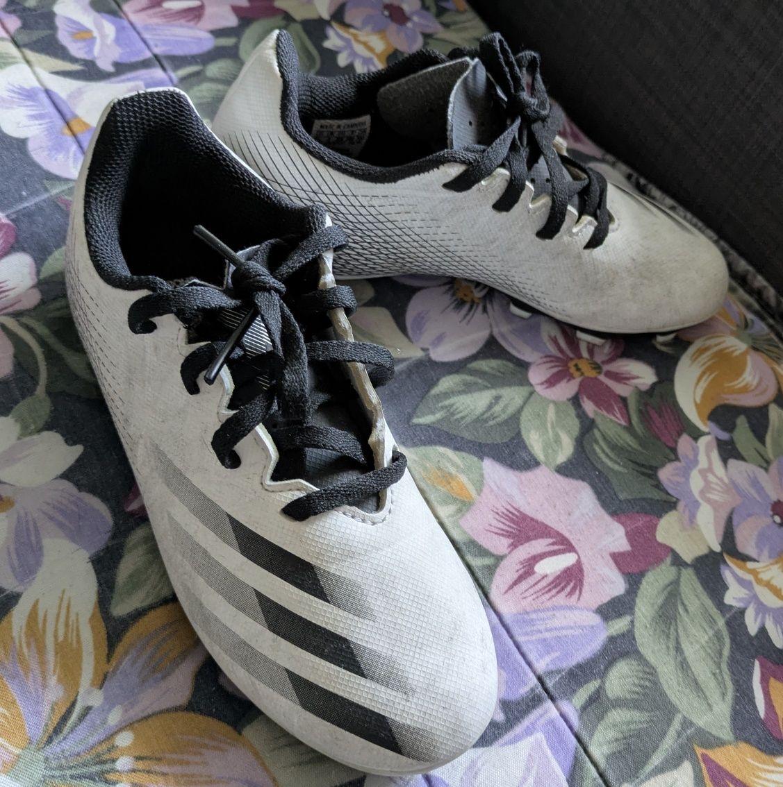 Chuteiras criança Adidas tamanho 33