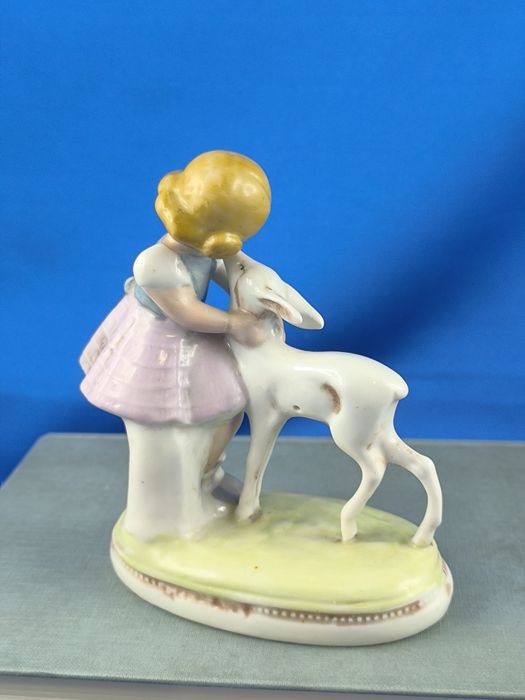 Dziewczynka z sarenką Grafenthal XIX wiek #porcelana #dekoracja