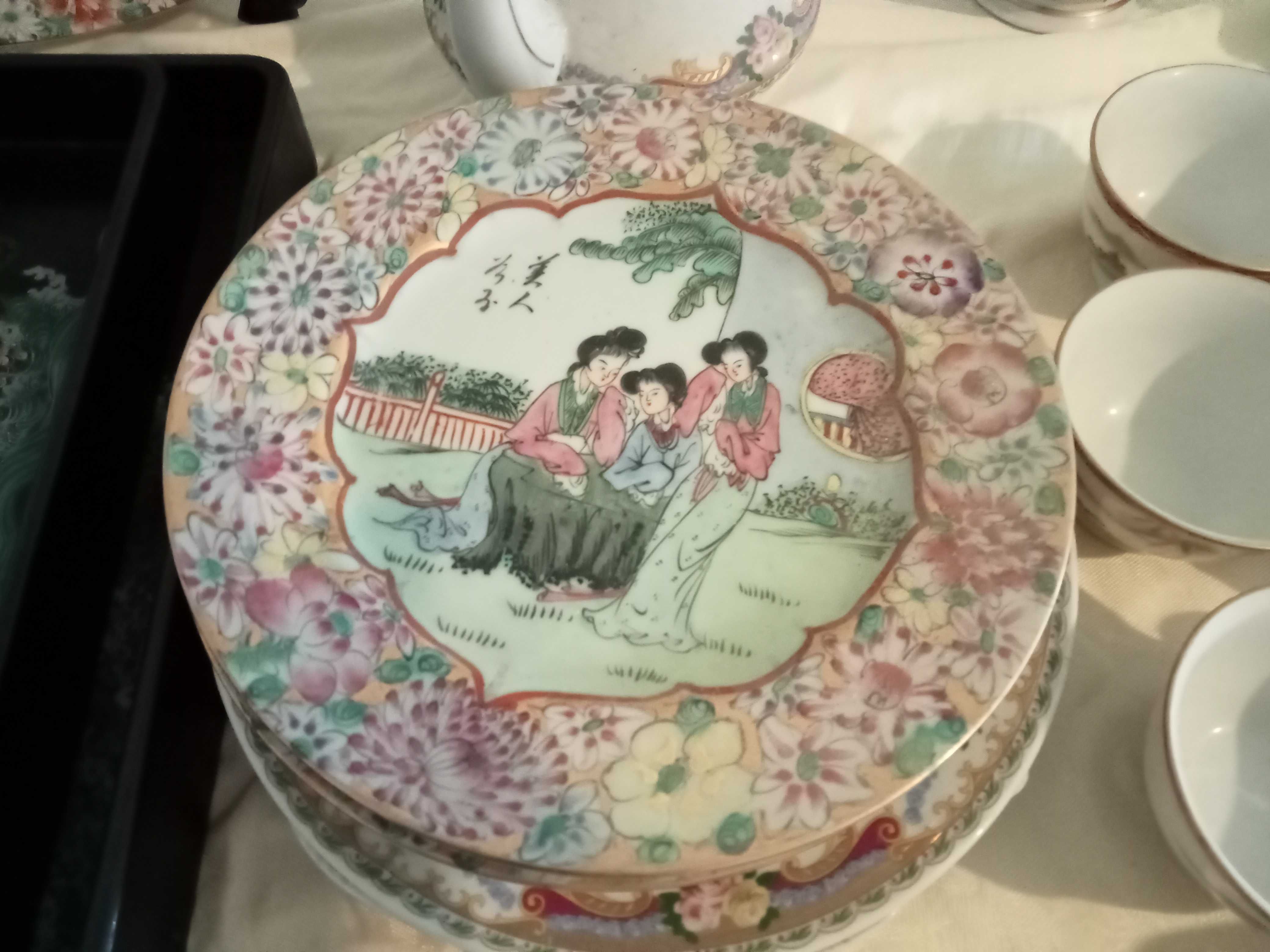 Várias peças de Louça Chinesa