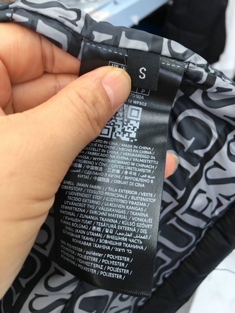 Куртка чоловіча Guess S
