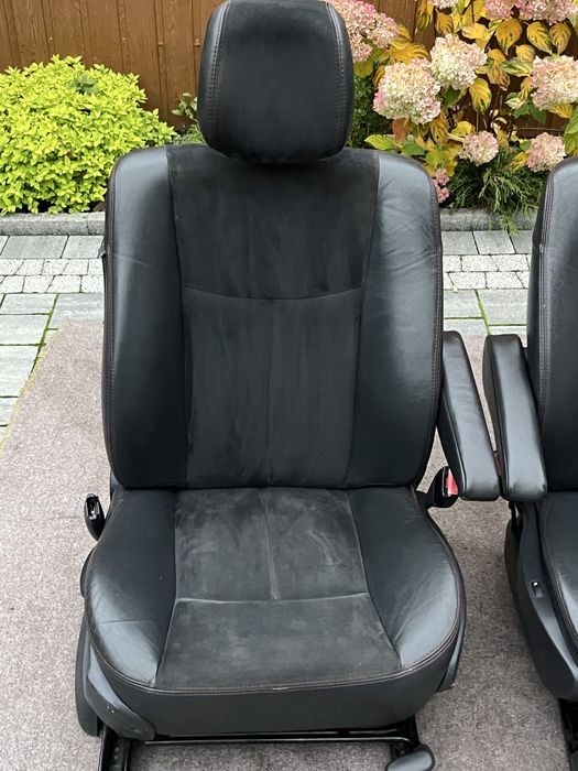 Espace IV Czerwona Nic  Alkantara