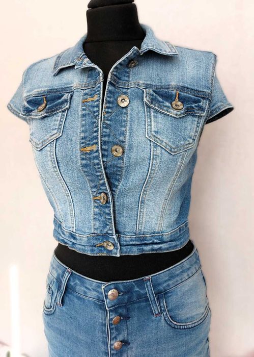 Джинсові шорти Colin`s, р.42-44 та жилетка INCITY, р.44, стан нових.