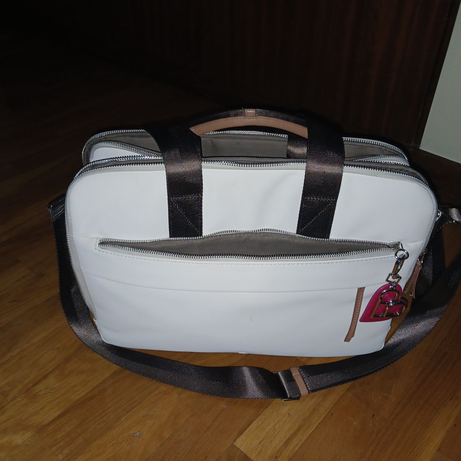 Mala Parfois PC.