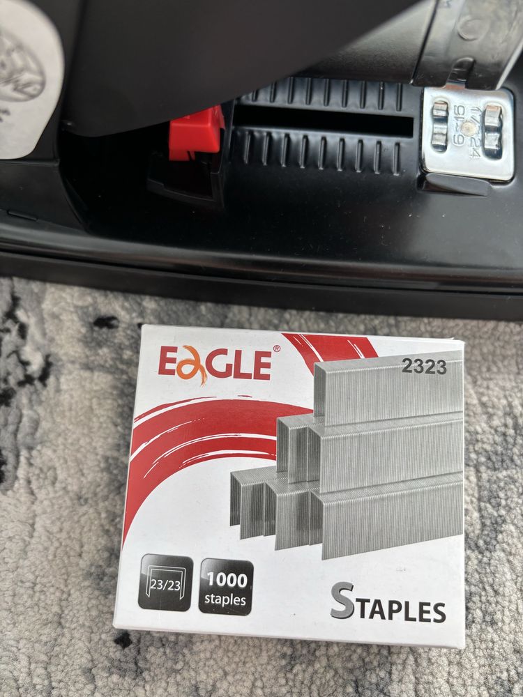 Zszywacz ciężki kwtrio lever-tech- na 200 kartek + zszywki gratis !!