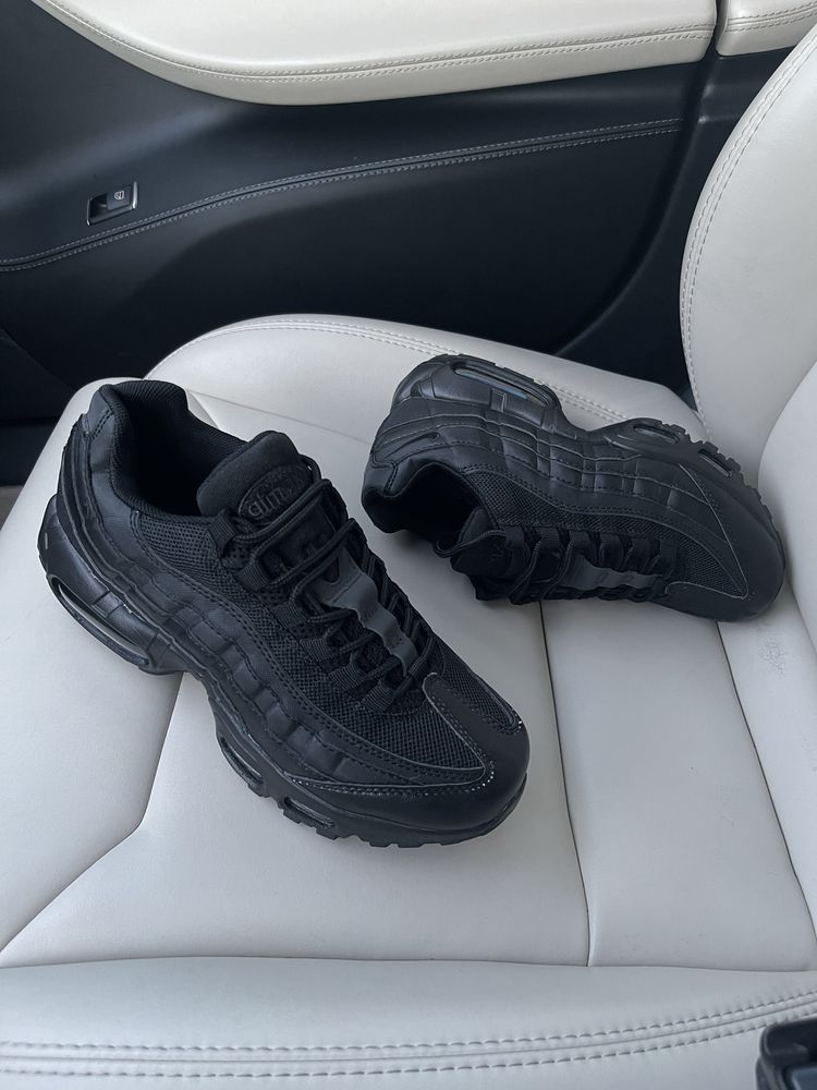 Nike Air Max 95 Black Розмір 44