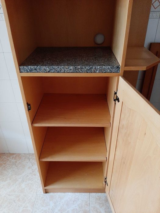Móvel grande de cozinha