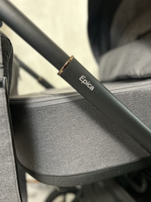 Коляска Carello epica 2025 року