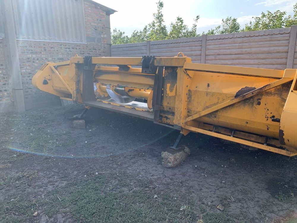 Продам кукурудзяну жатку ЖК-80
