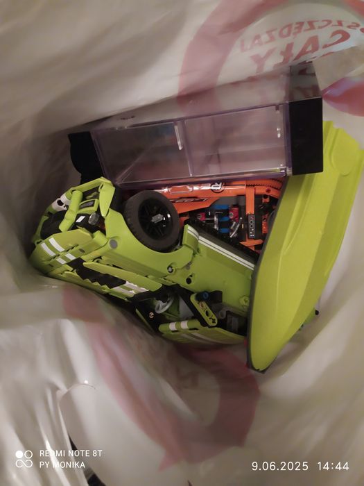 Sprzedam reklamówkę klocków LEGO przeważnie samochody