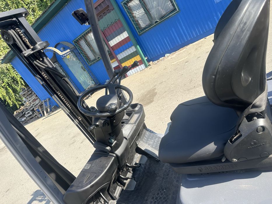 Навантажувач Тойота 8 серія