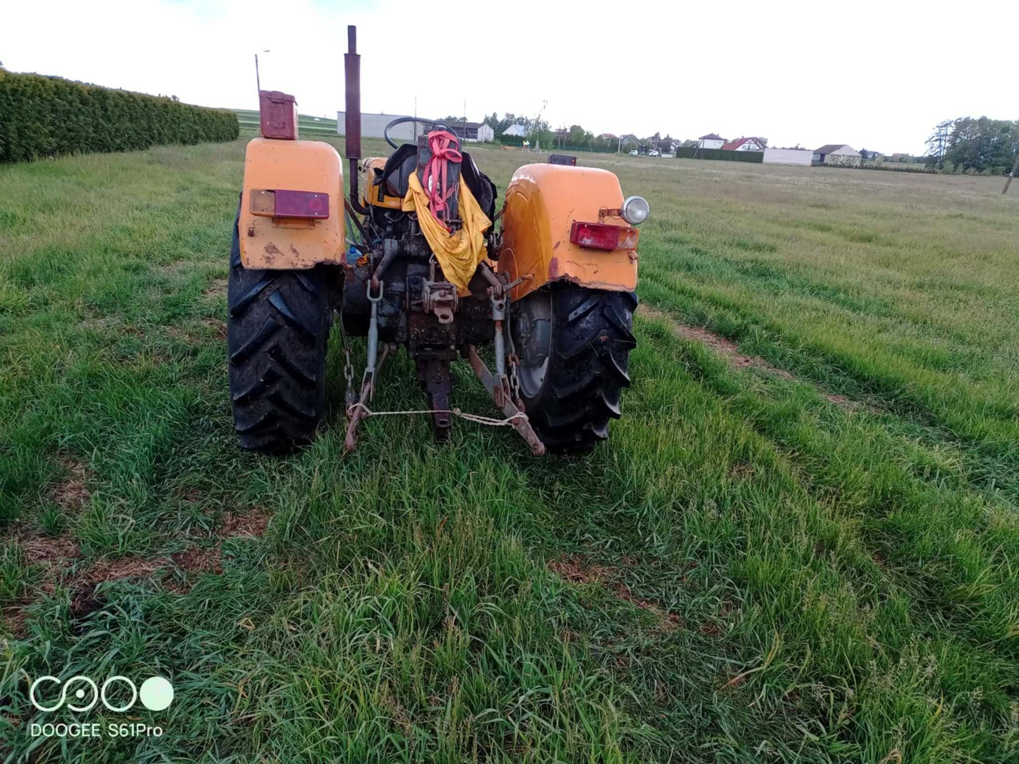 Traktor ciągnik c360