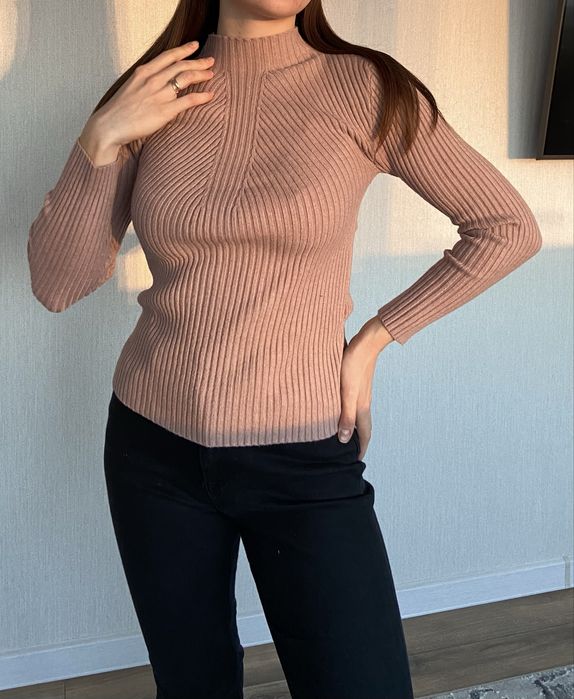 Базова кофтинка в рубчик