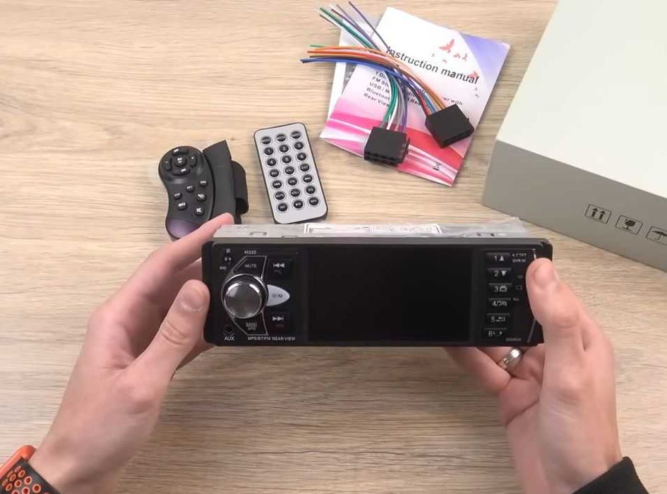 Автомагнітола з дисплеєм bluetooth стандартна універсальна usb флешки