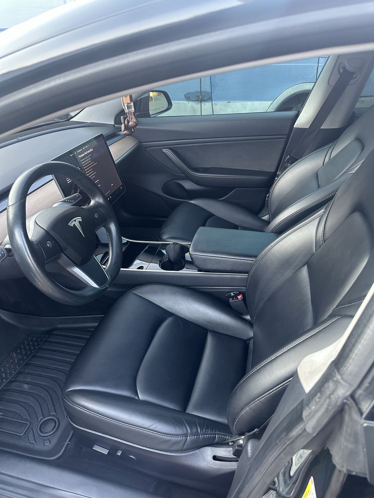 Tesla 3 dualmotor bleck