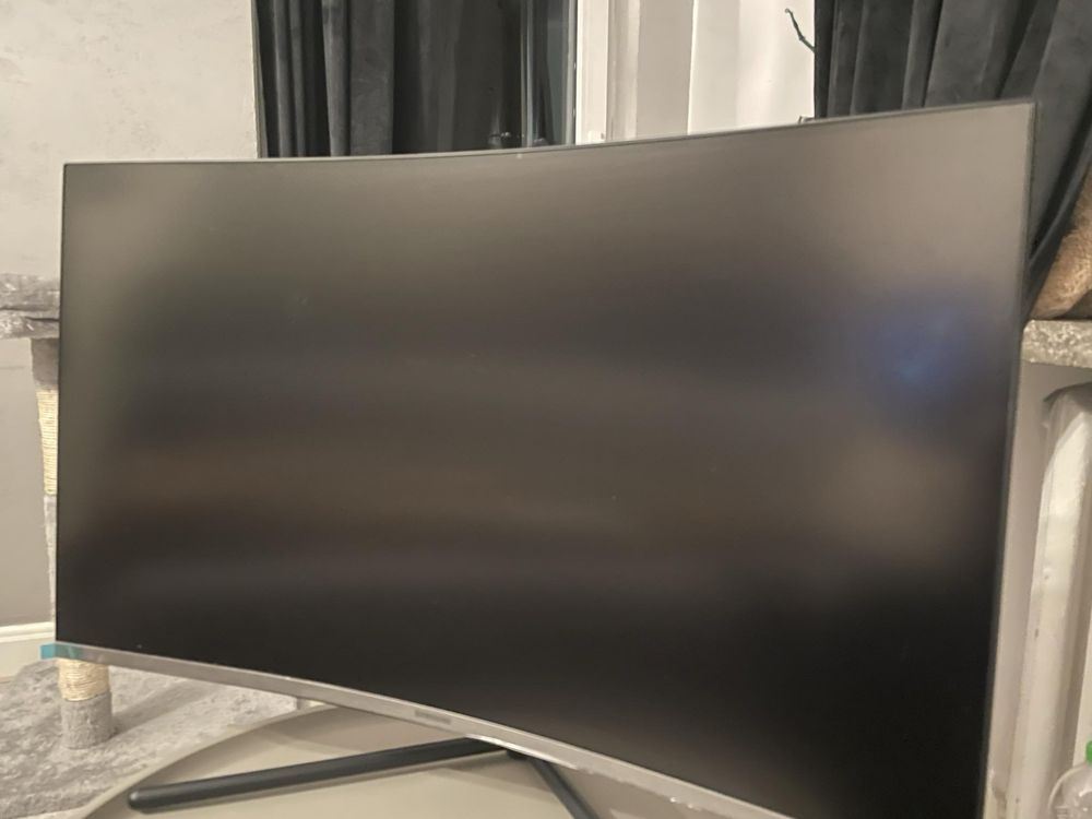 Monitor SAMSUNG U32R590CWUX Curved 4K