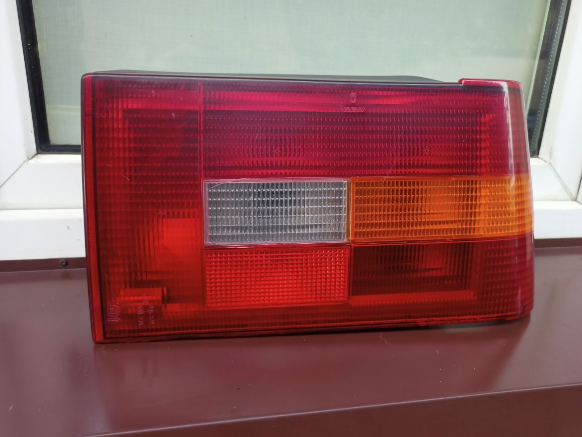 Volvo 440 460 lampa tył tylna prawa wkład oprawka