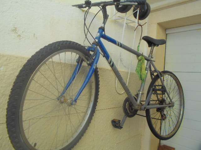 Bicicleta com pouco uso