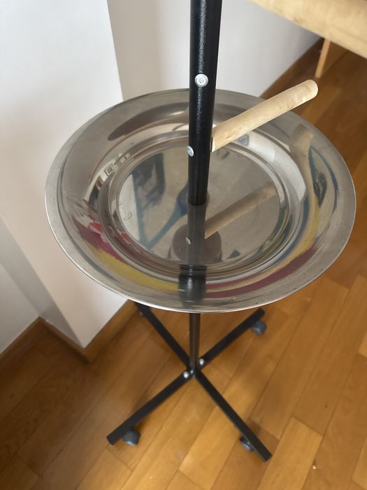 Poleiro papagaio com rodas