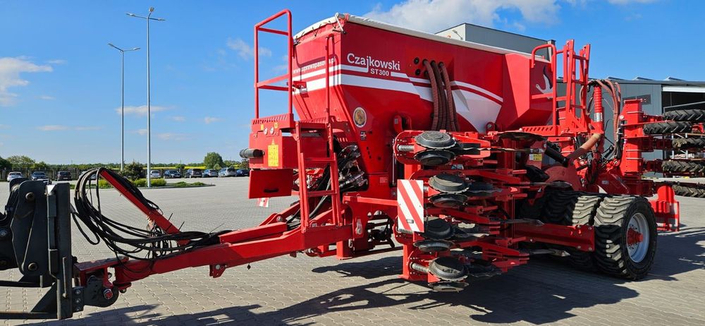 Siewnik Czajkowski ST300 z przystawką do wysiewu zbóż i rzepaku PS300