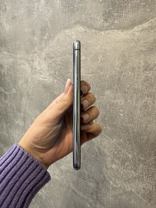 Samsung Galaxy S10e 6/128 в дуже гарному стані