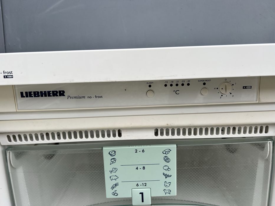Мала морозильна камера Liebherr premium no frost